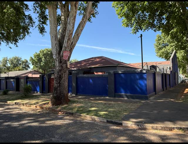 990M² WAREHOUSE FOR SALE IN BEZUIDENHOUT VALLEY